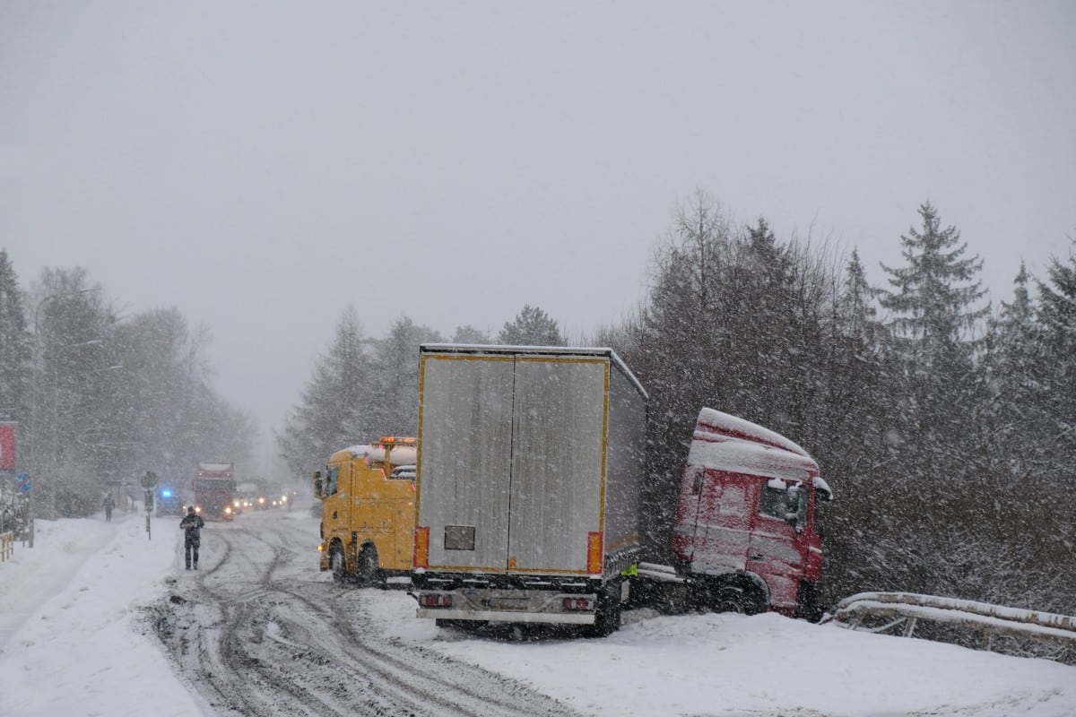 bad-winters-increase-the-risk-of-truck-accidents-harris-lowry-manton-llp