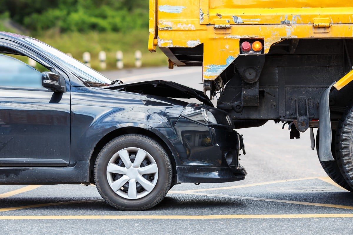 why-rear-end-truck-collisions-are-often-complicated-harris-lowry